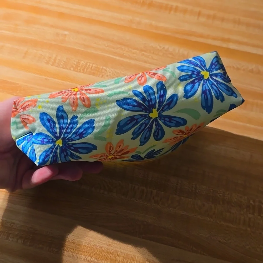 Clinique Cosmetic Makeup Pouch NWT‎ Floral Print
